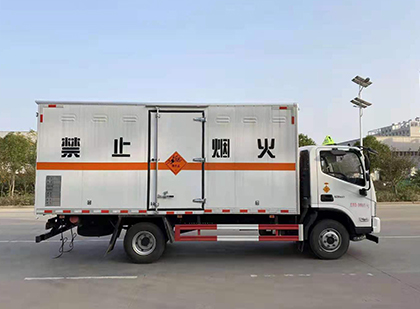 绥棱爆破器材运输车