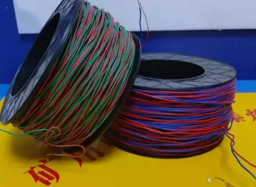 绥棱放炮线的主要材质有哪些？不同材质的适用场景有何区别？