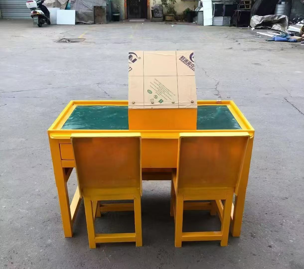 绥棱防静电导通桌井下煤矿火工品发放桌：危险品流转的安全守护者